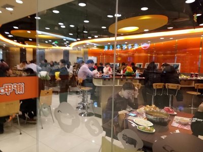 呷哺呷哺石家庄勒泰家乐福分店的餐饮管理实践