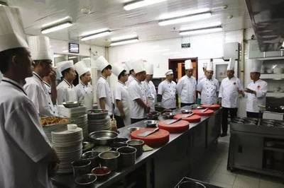 优秀厨师是如何开会的 餐饮管理的实践智慧